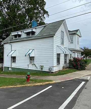 3rd image of 1401 Forest Ave