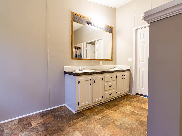 139 Woodtree Ln — Photo 13
