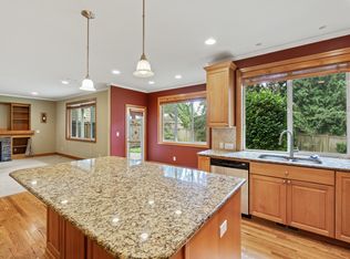 8107 NE 147th St, Kenmore, WA 98028