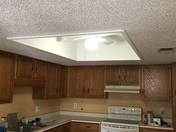 4th image of 9915 Fawn Brook Dr
