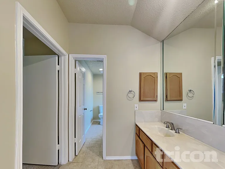 1715 Cordova Dr — Photo 9