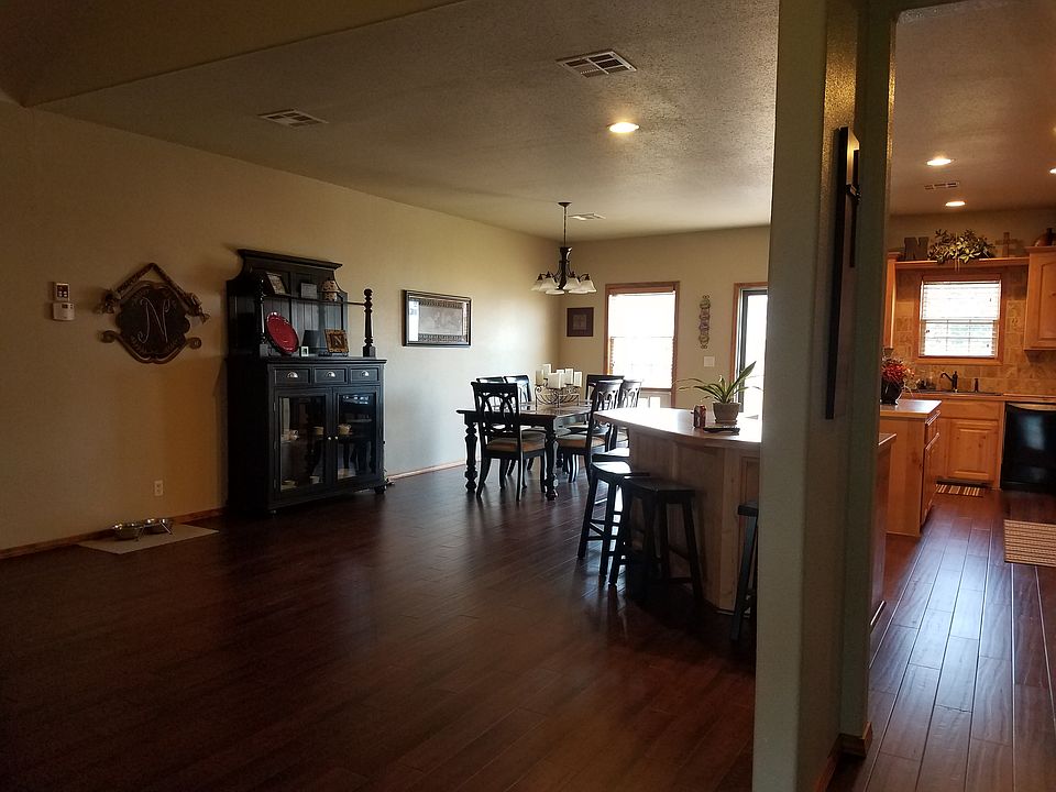 2nd image of 709 NW M St