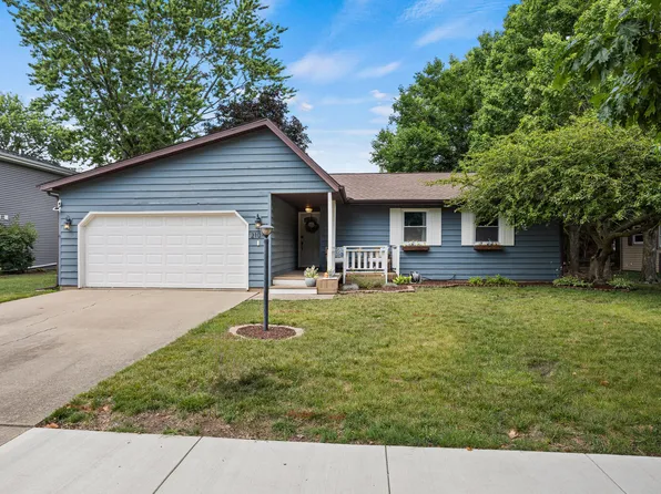 2104 Sumac Dr, Champaign, IL 61821