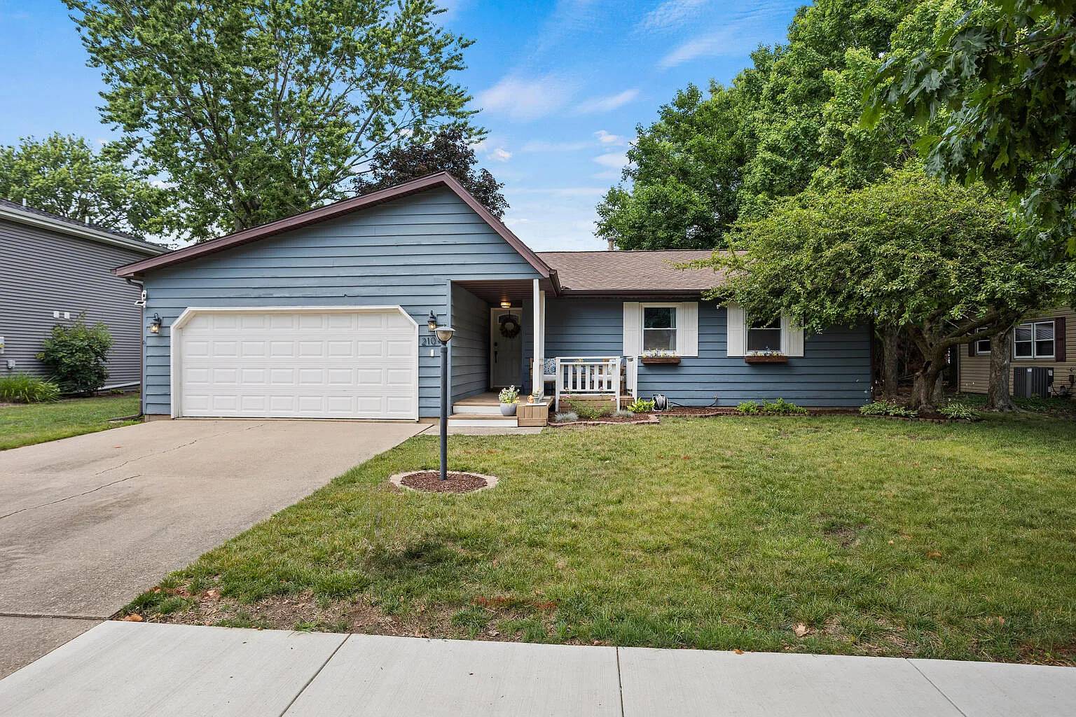 2104 Sumac Dr photo 1