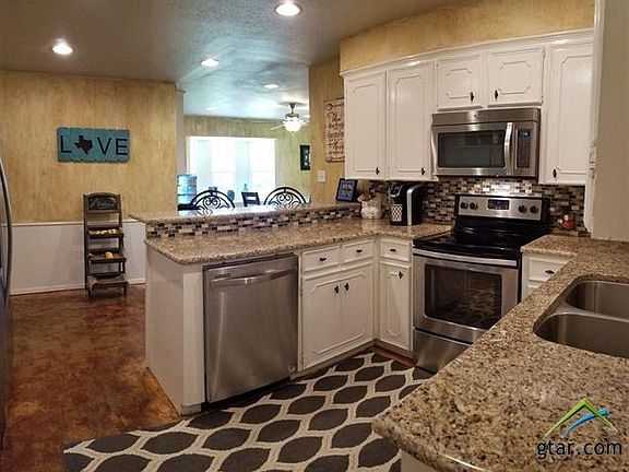 5th image of 2221 Short Oak Dr