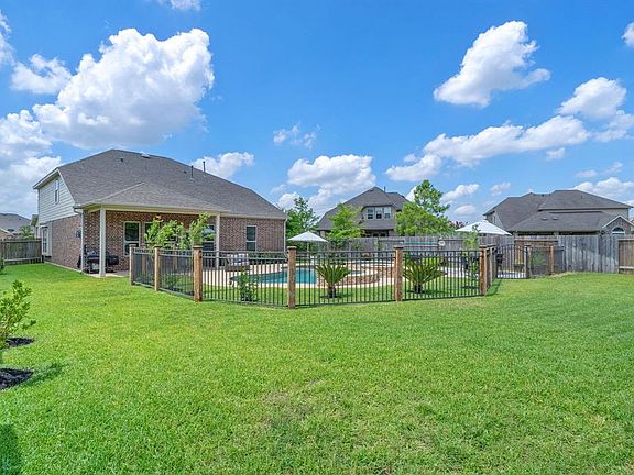 2nd image of 18134 Fernwood Bend Dr
