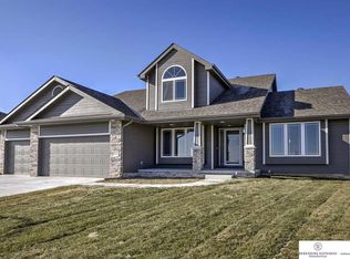 12104 S 44th St, Bellevue, NE 68123