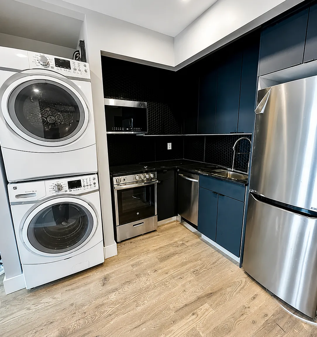 615 East 17th Street — Photo 1