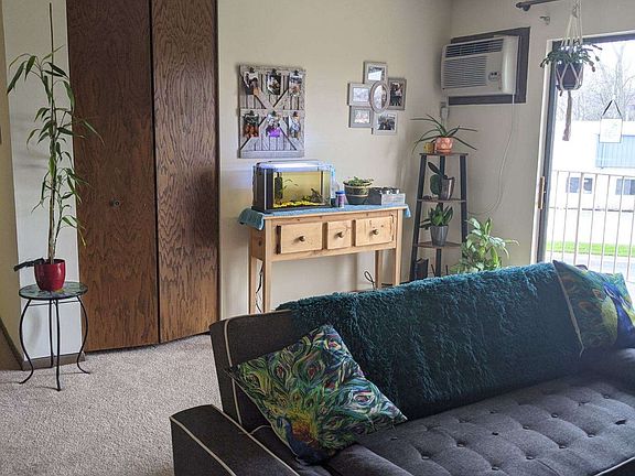 3rd image of 120 Berkley Rd APT 2