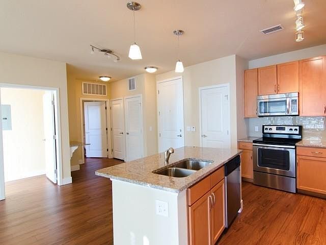 1st image of 1560 Hooker St #301