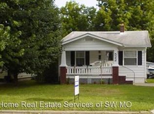 522 E Meadowmere St, Springfield, MO 65807