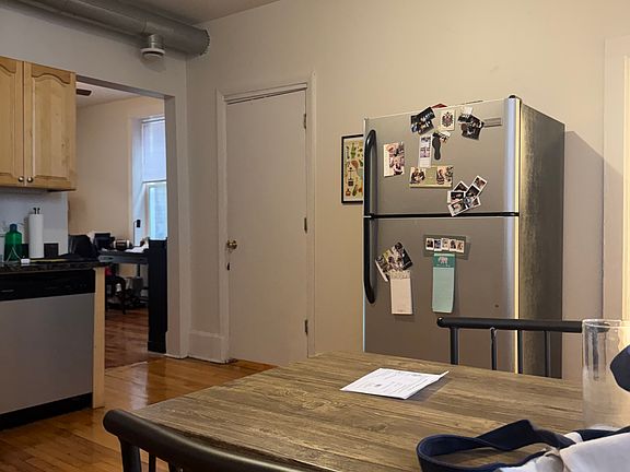4th image of 1418 W Superior St #1F