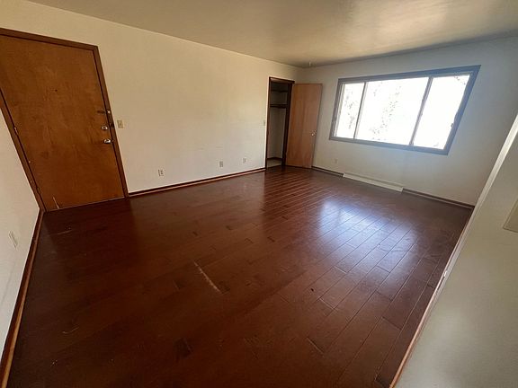 3rd image of 2231 Wickham Ave #201