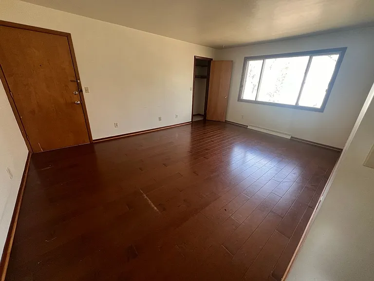 2231 Wickham Ave — Photo 3