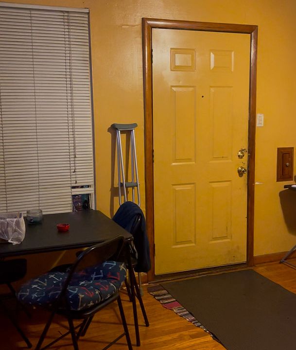 2nd image of 9606 S Perry Ave