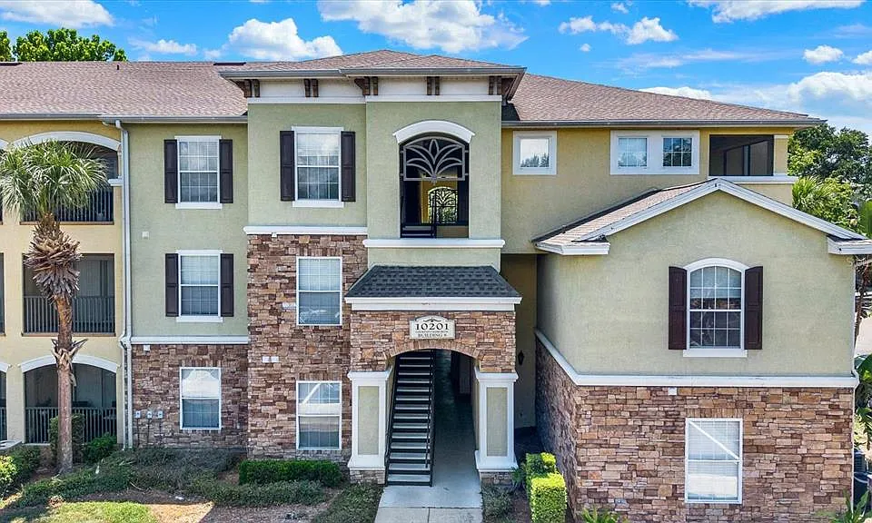 10201 Courtney Palms Blvd #304