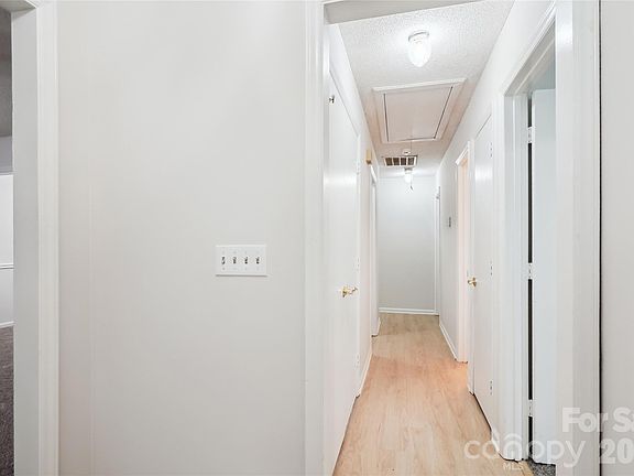 2nd image of 8322 Summerglen Cir