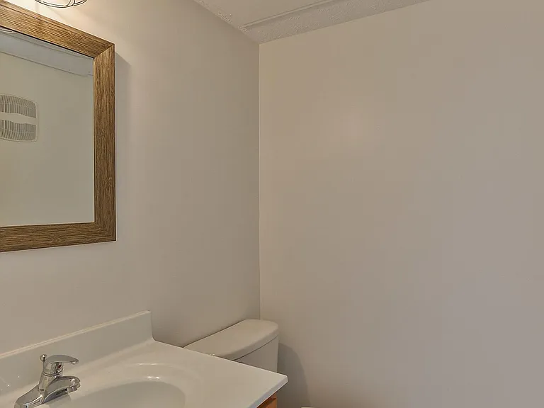 1366 Herr Ln #B — Photo 8
