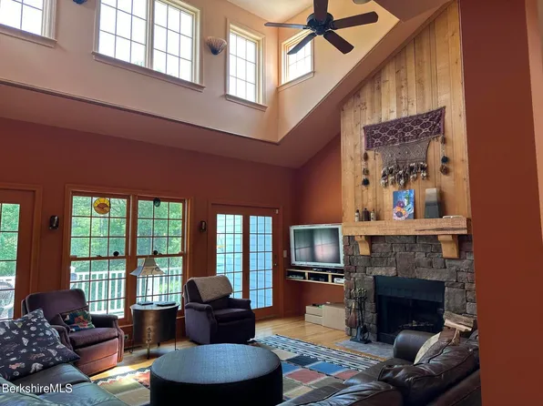 1136 Barker Rd Unit 66, Pittsfield, MA 01201