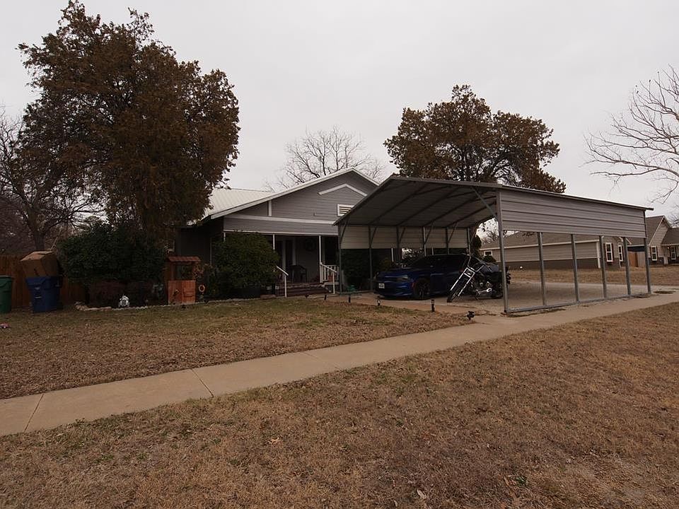 915 2nd St, Graham, TX 76450 MLS 20230000 Zillow