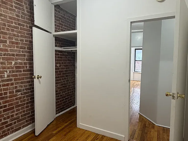 1109 1st Ave #5A — Photo 12