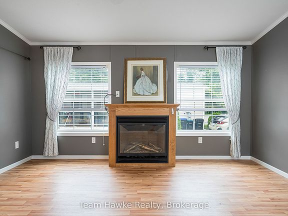 3rd image of 97 Georgian Glen Dr