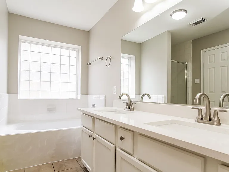 19114 Timber Way Dr — Photo 11