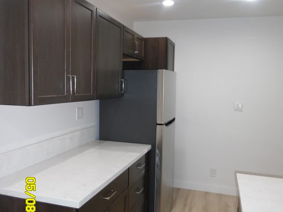 5th image of 6574 Fountain Ave APT 12