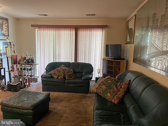 4th image of 3321 Sir Thomas Dr #3-B-34