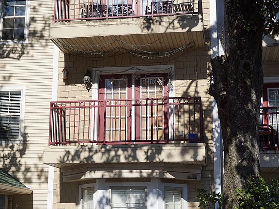 3rd image of 1624 Queen Anne Way