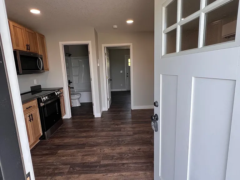 109 N Monroe St #B — Photo 10