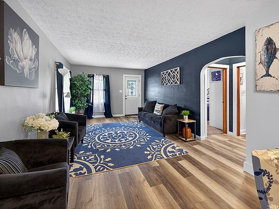 3rd image of 910 Madison Ave