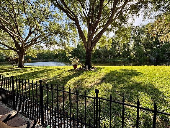 4th image of 5301 BRADBURY COURT