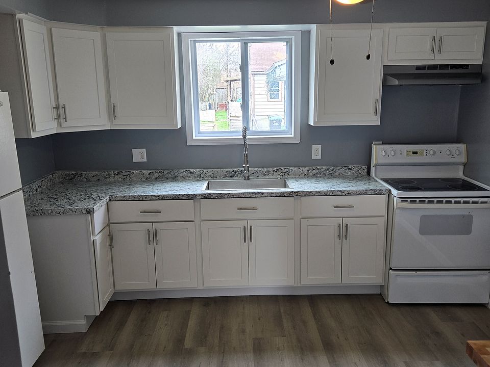 1st image of 18 Pyle Ct #18