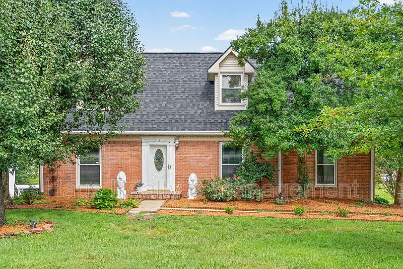 2164 New England Pl