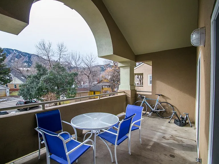 935 Broadway St. #203 — Photo 8