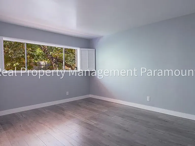 2700 Cahuenga Blvd E #1306 — Photo 9