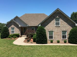 1007 Kennedy Ln, Cottontown, TN