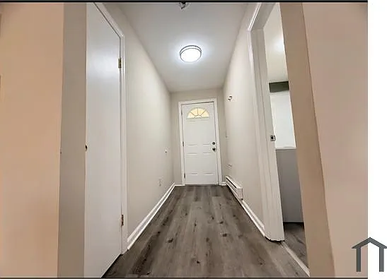 3 bed, 864 sqft, $1,950 — Photo 3