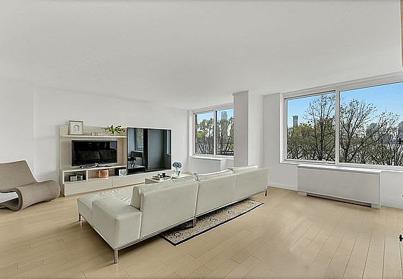3rd image of 212 Warren St APT 3G