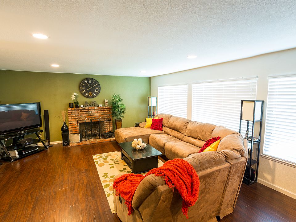 1st image of 4307 Larkspur Ln