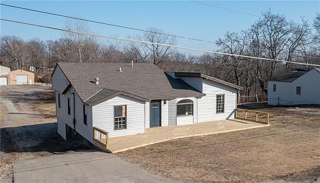1st image of 5019 Emery Ave