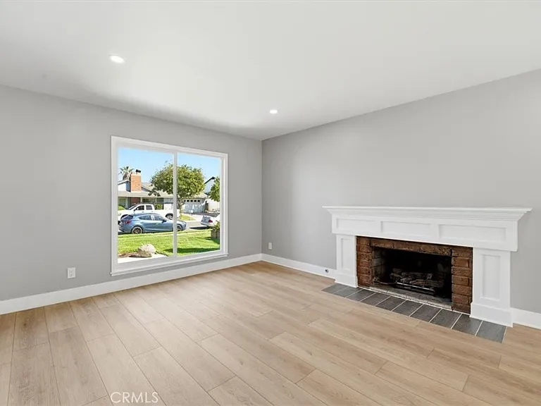 1613 Darcy Ave — Photo 4