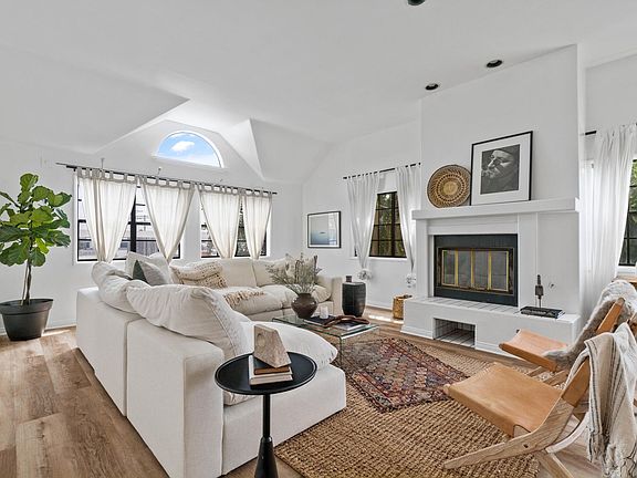 3rd image of 1907 Canal St APT B
