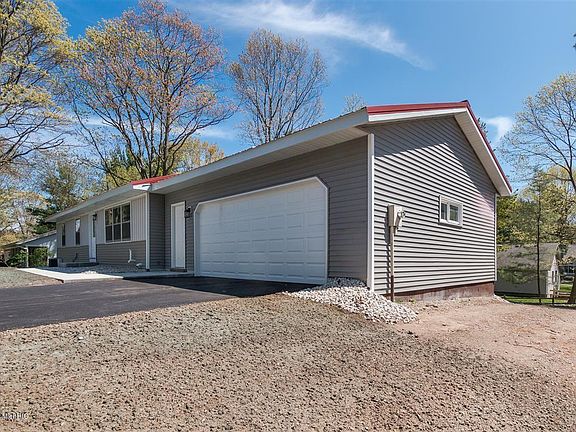 3rd image of 4246 Elizabeth Ave