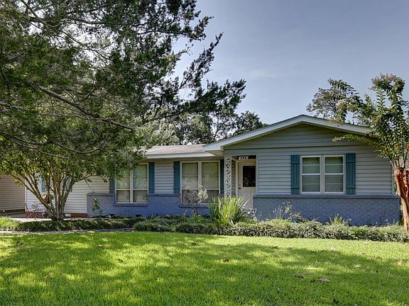 2nd image of 820 Choctaw Dr