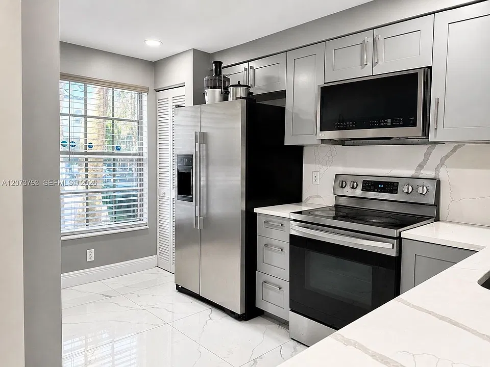 5512 Pageant Pl