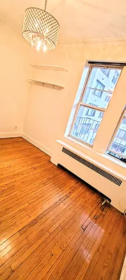 Rented by United Realty Equities | media 16