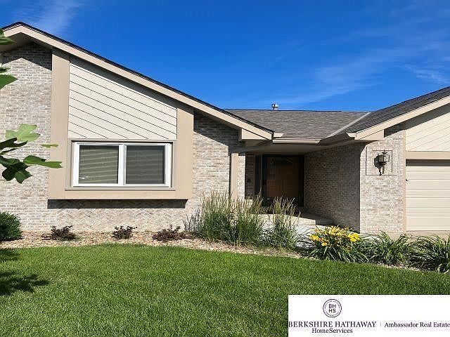 1st image of 8608 S 39th St