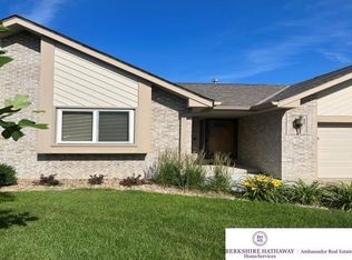 8608 S 39th St, Bellevue, NE 68147